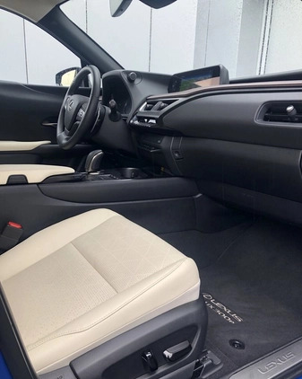 Lexus UX cena 205900 przebieg: 18000, rok produkcji 2022 z Ciężkowice małe 596